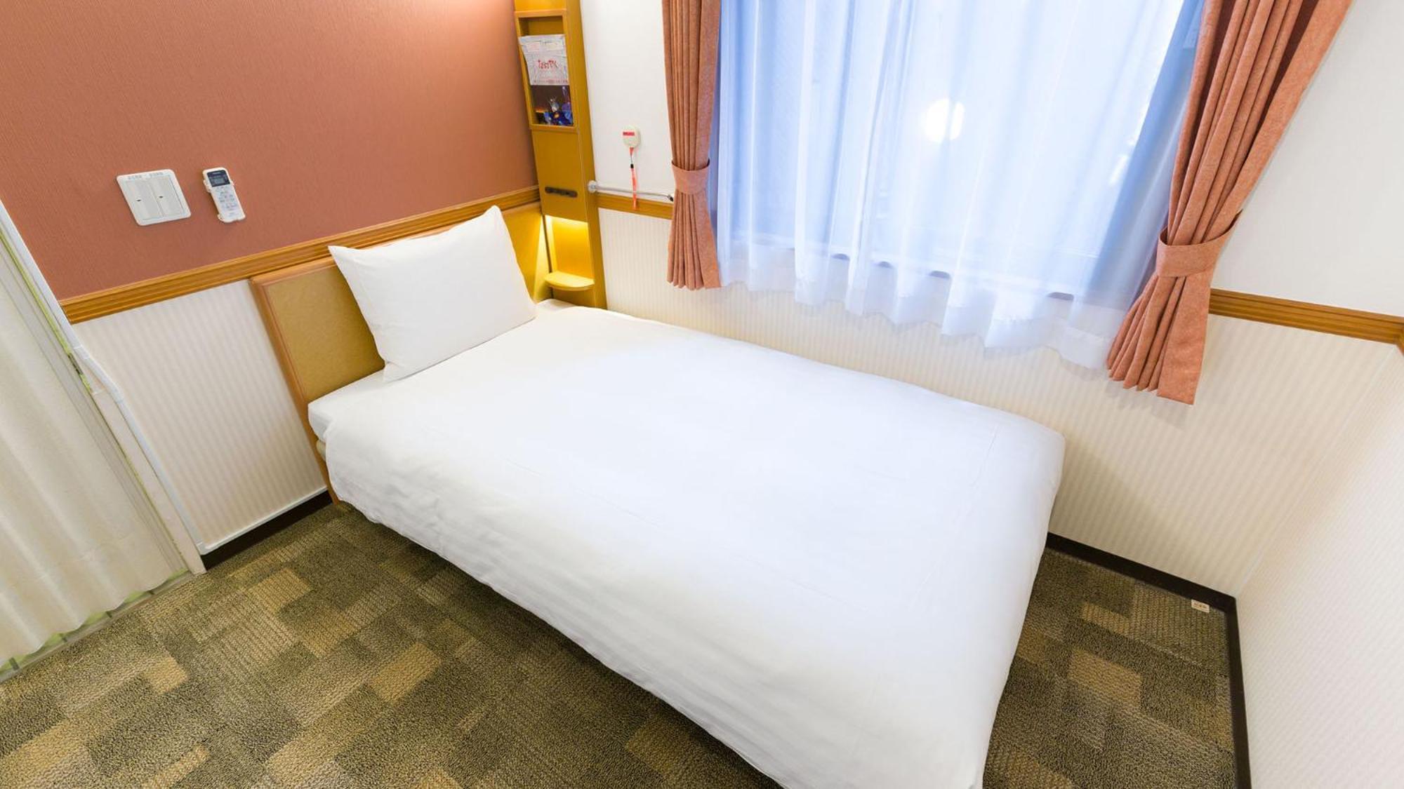 Toyoko Inn Shin-Yokohama Ekimae Honkan Номер фото