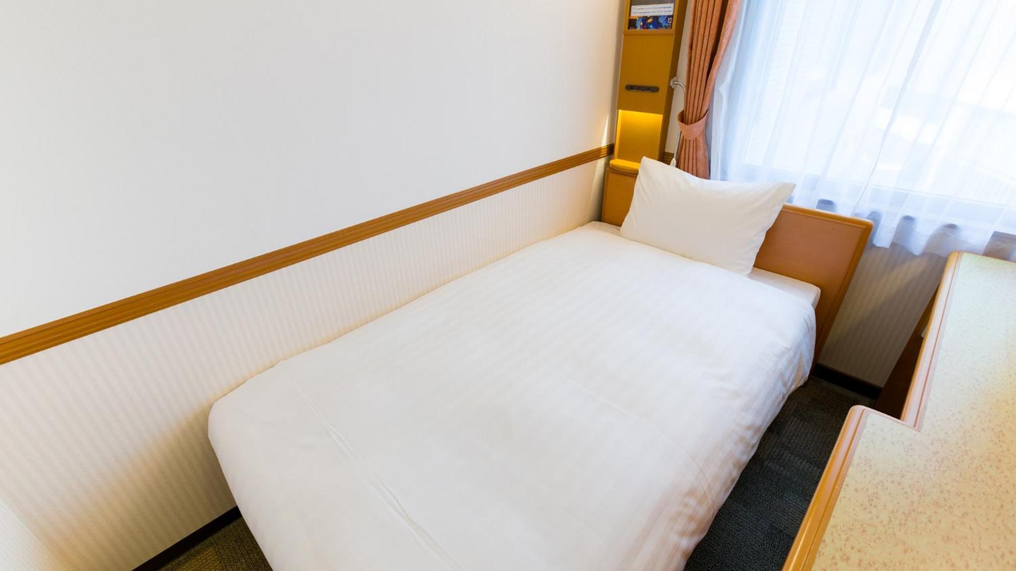 Toyoko Inn Shin-Yokohama Ekimae Honkan Номер фото