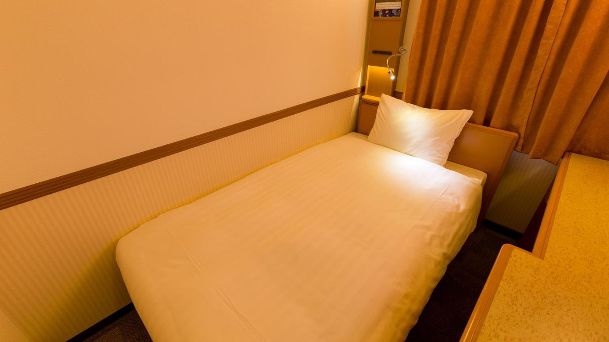 Toyoko Inn Shin-Yokohama Ekimae Honkan Номер фото